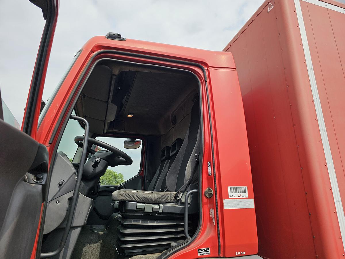 Used 2009 DAF FA LF55 220|.MANUAL GEAR| 4X2 | 18600 KG | 2000 KG LOADING LIFT .