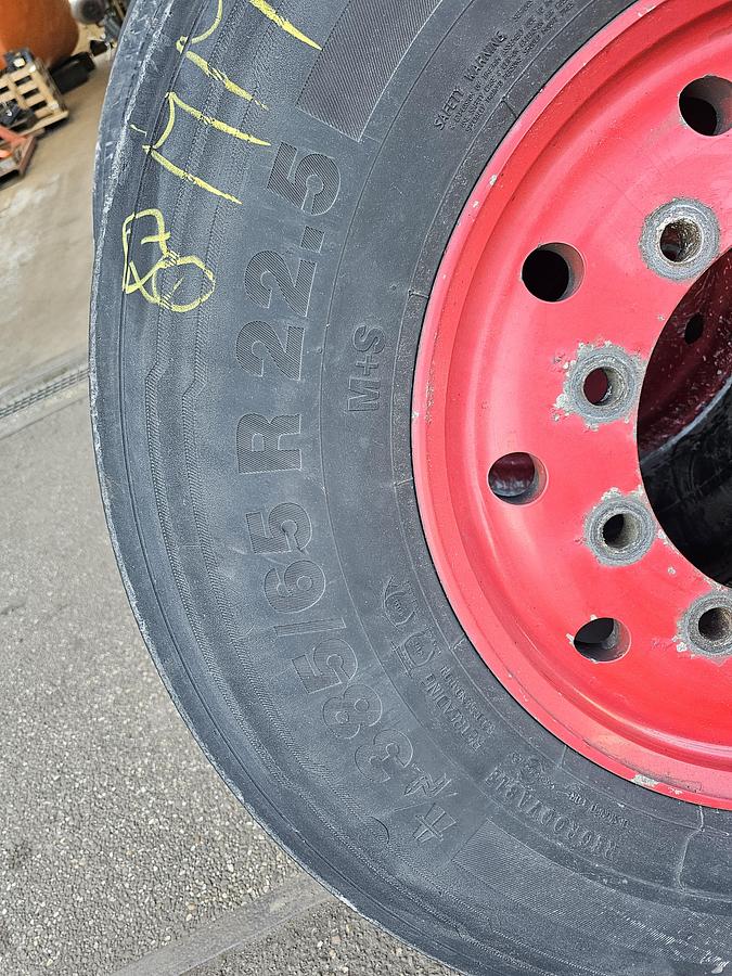 Gebruikt 2015 CONTINENTAL | 385/65 R 22.5. Conti Hybrid Ht 3 |on light metal rim.