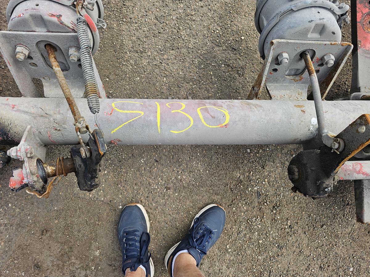 Used 2004 SMB TRAILER AXLE SINGLE TIRES.