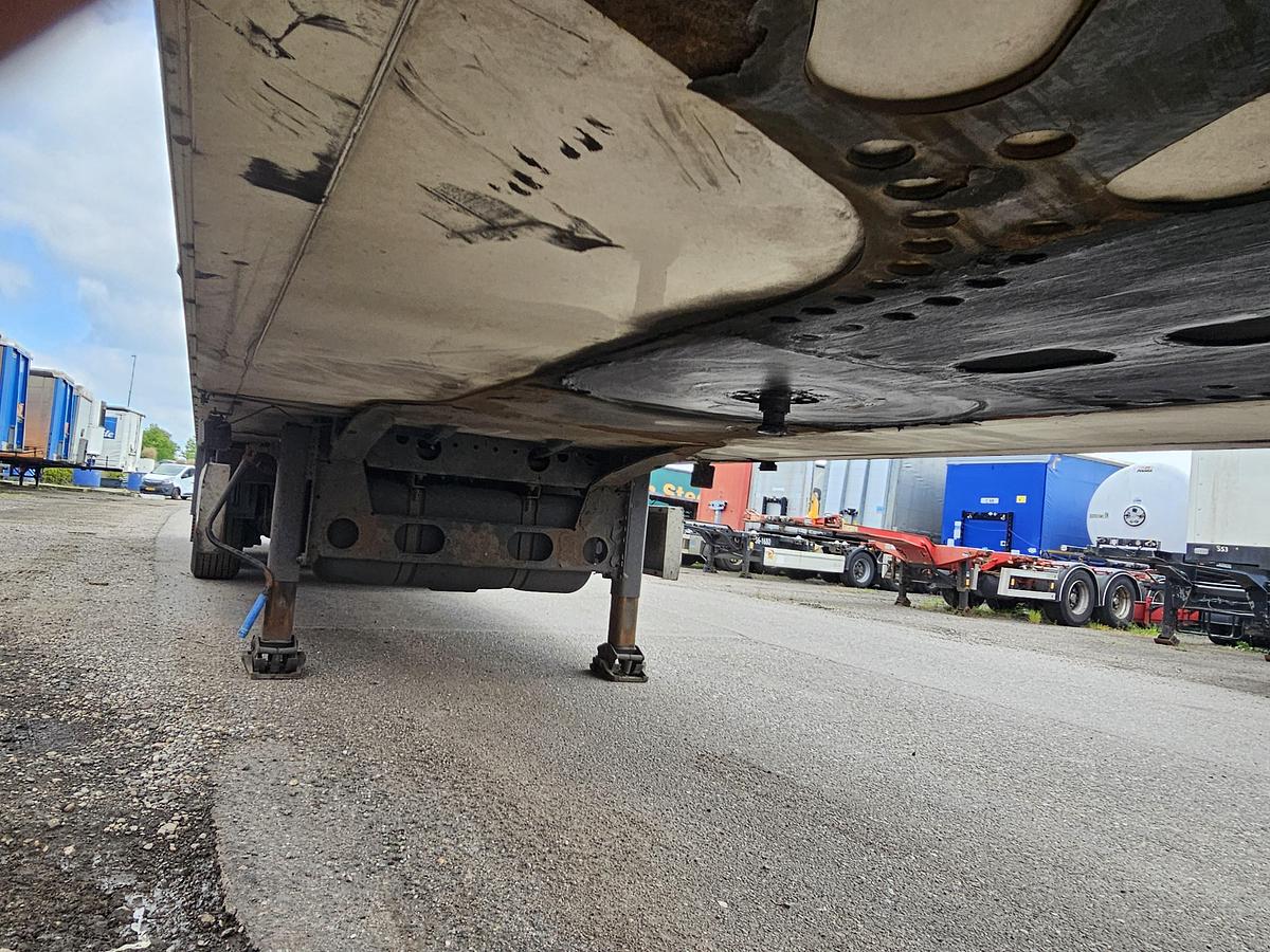 Gebruikt 2011 KRONE SD|DOPPELSTOCK | CARRIR VECTOR 1550| BPW DISC | APK /TUV 26-08-2016 |LOADING LIFT | 2 LIFT AXLES.