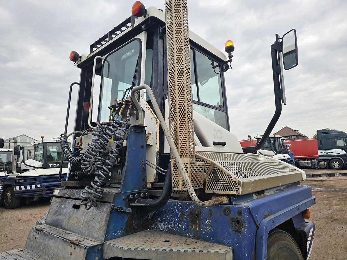 Gebruikt 2011 TERBERG RT283 | TERMINAL TRACTOR 4X4| TURNING CHAIR. | AUTOMATIC GEAR | 24159 HOURS.