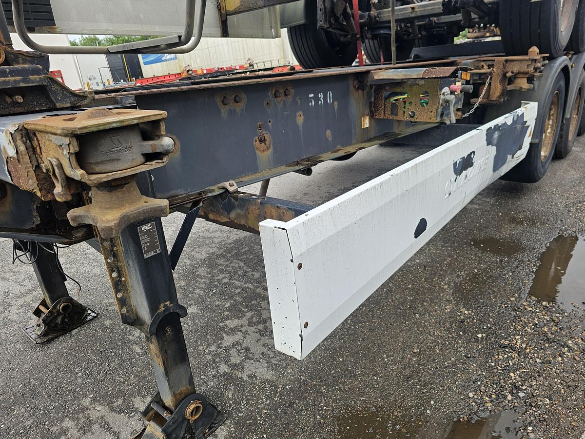 Gebruikt 2006 Krone sd- fixed 40 foot chassis - with 2 x 20 foot connection -20 foot middle - the one above