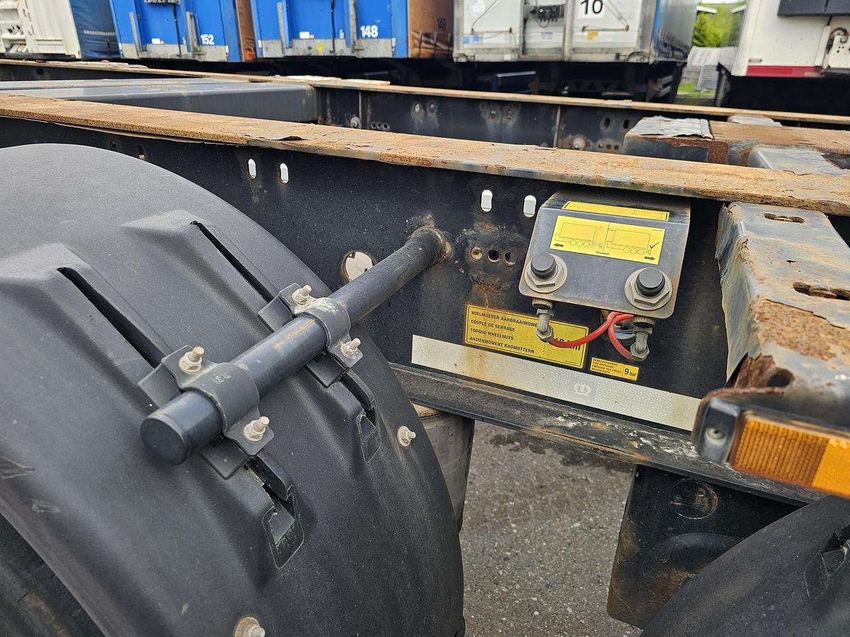 Gebruikt 2015 KRONE SD | CONTAINER CHASSIS 40 FT 2 X 20 FT |BPW DRUM| APK TUV 22-07-2026. 5 PIECES.