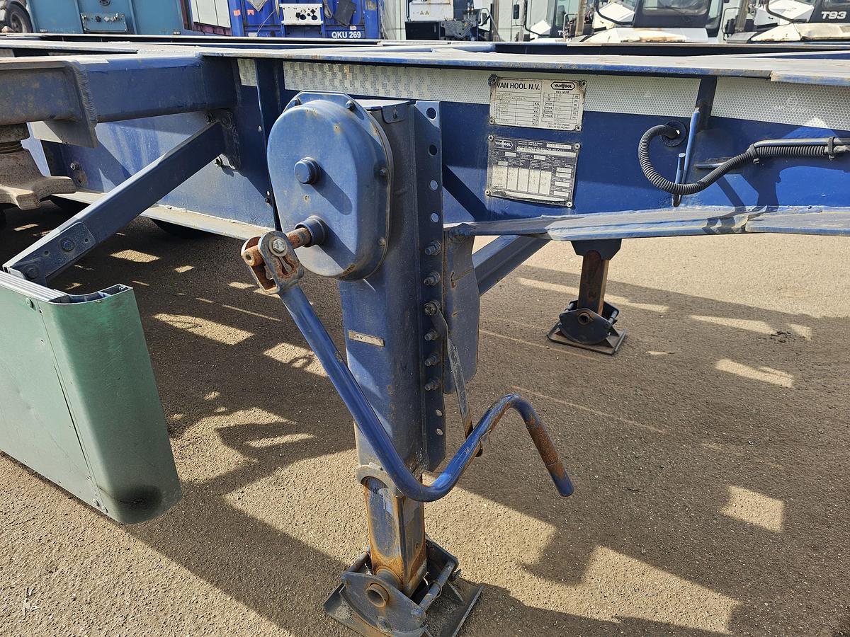 Gebruikt 1998 Van Hool 30 foot container chassis | tank container transport | saf Drum.