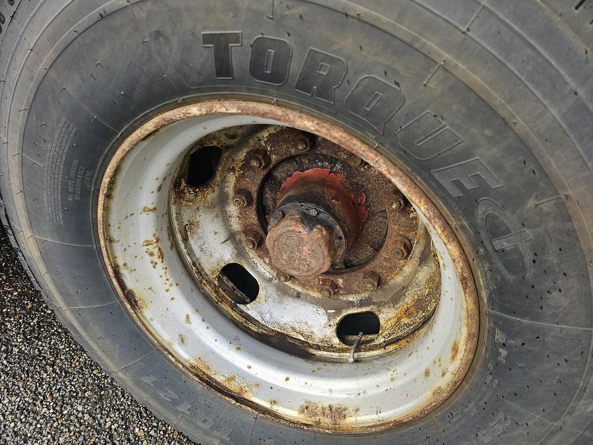 Gebruikt 1976 PACTON 2126 C 2  STEEL SUSPENSION DOUBLE TIRES DRUM BRAKES.