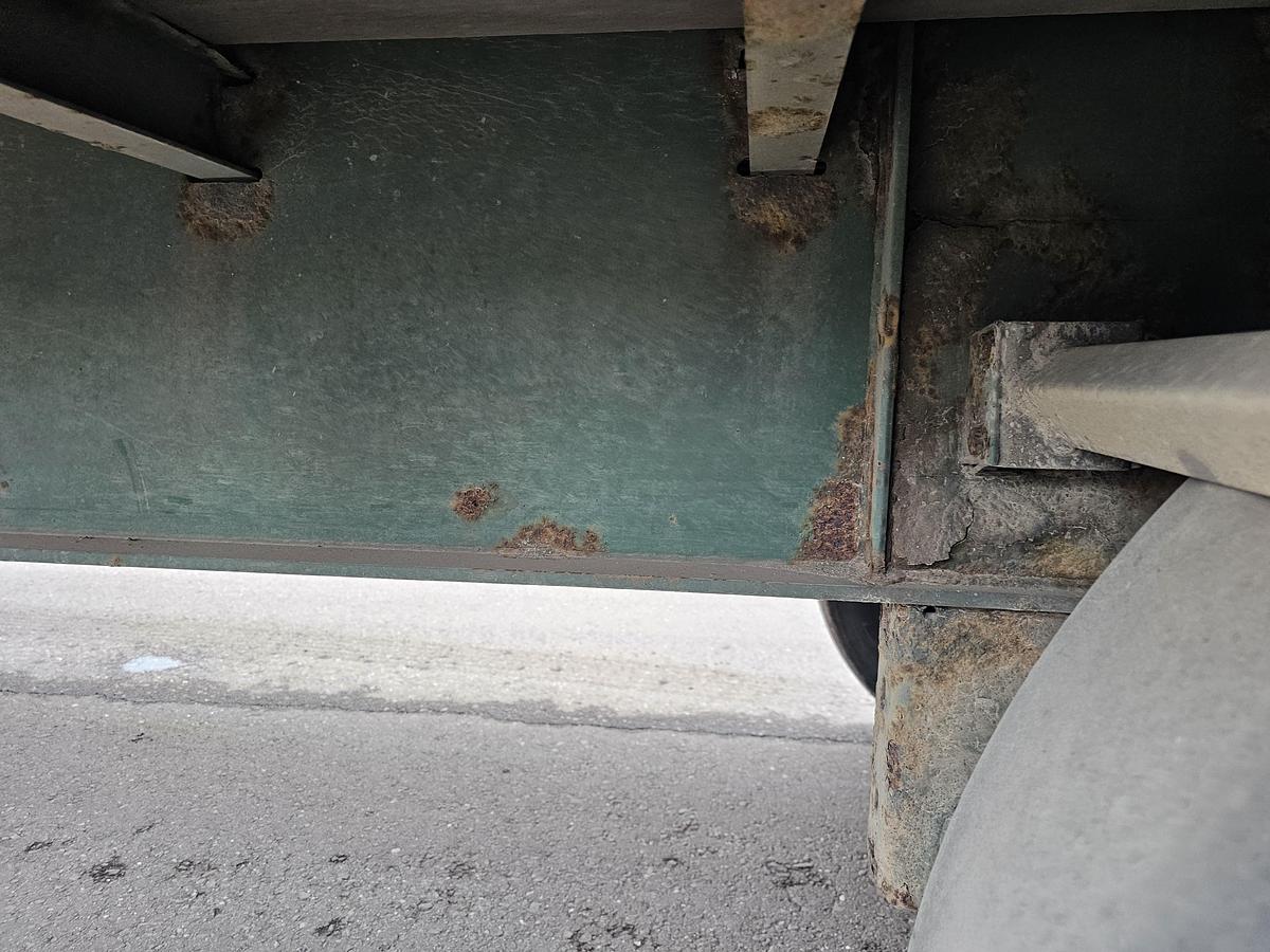 Gebruikt 2004 FREUHAUF T39B 3 AXLE CURTAINSIDE |OPEN ROOF | BPW AXLES.