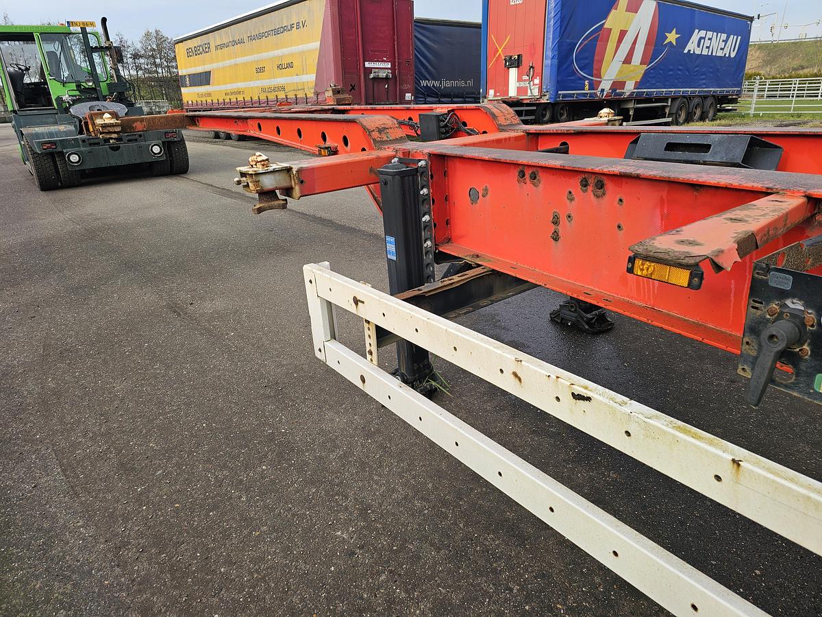 Gebruikt 2004 KRONE SD 27| FIXED CHASSIS | SAF DISC. 40 FT |2 X 20 FT| HIGHCUBE | 20 FOOT MIDDLE| LIGHT WEIGHT|4740 KG.