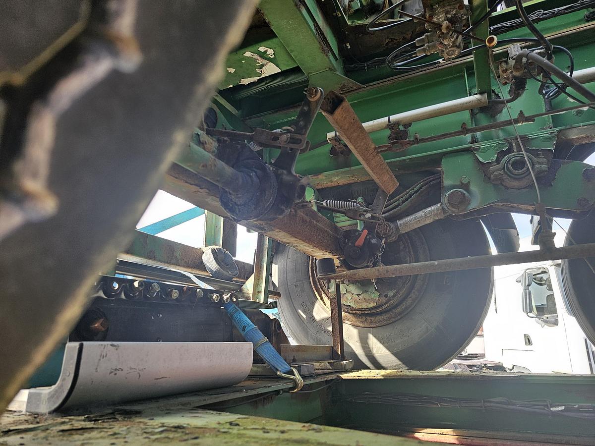 Used 1996 stack of 20 foot chassis groenewegen and Renders Bpw drum Steel suspension. 20 foot