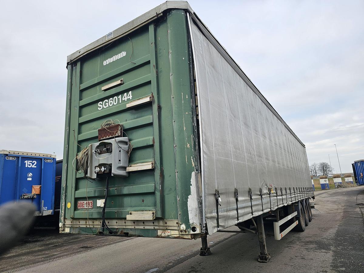 Gebruikt 2004 FREUHAUF T39B 3 AXLE CURTAINSIDE |OPEN ROOF | BPW AXLES.