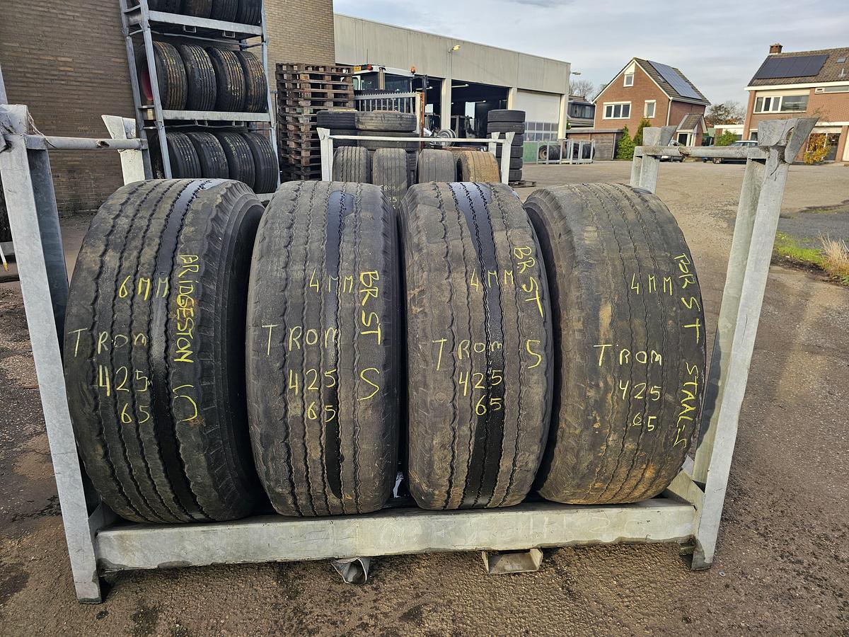 Gebruikt 2010 BRIDGESTONE R 164| TRAILER BAND 425/65 R 22.5 |6/4 MM PROFIE  MET VELG