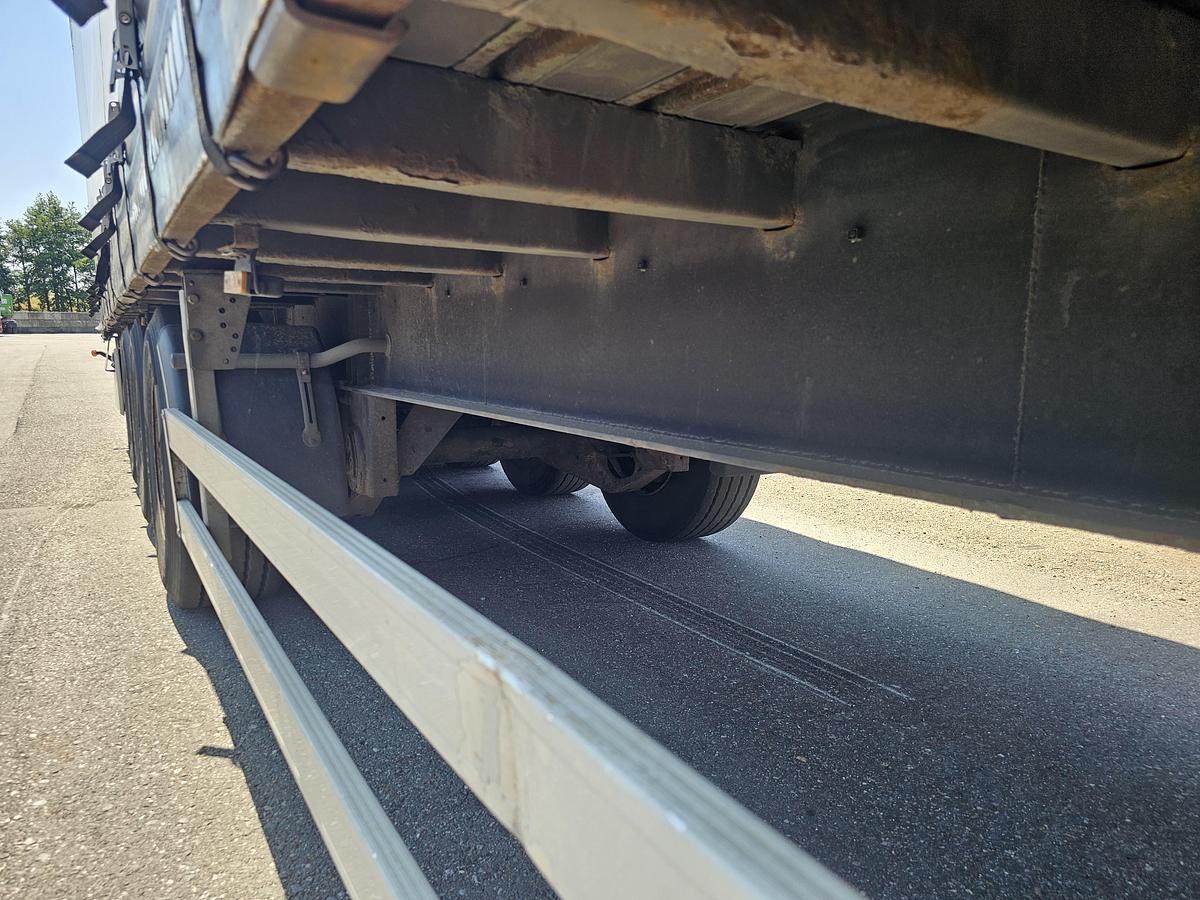 Gebruikt 2004 PACTON T3 001 /3 axle curtainsider /saf disc/ apk tuv/13-03-2027.