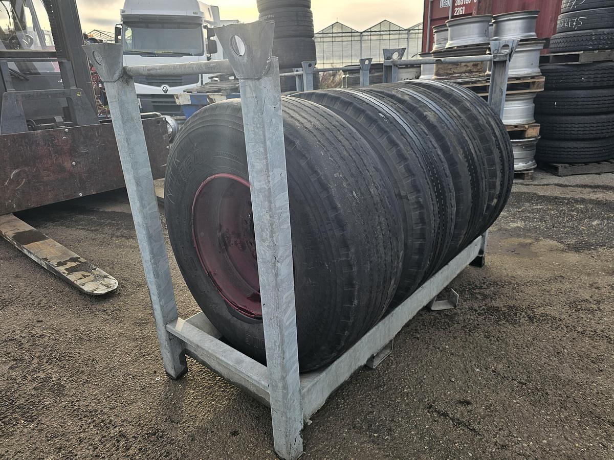 Gebruikt 2010 BRIDGESTONE R 164| TRAILER BAND 425/65 R 22.5 |6/4 MM PROFIE  MET VELG