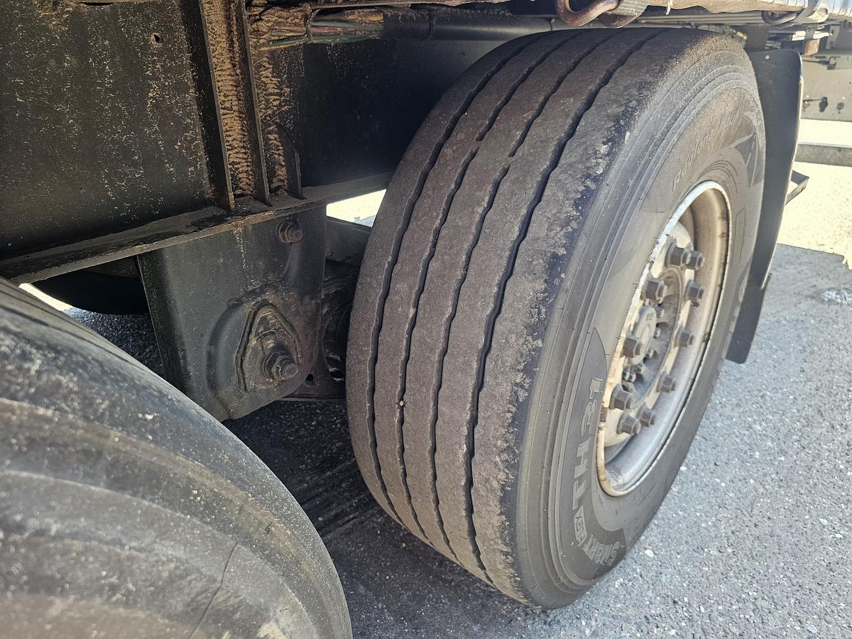 Gebruikt 2004 PACTON T3 001 /3 axle curtainsider /saf disc/ apk tuv/13-03-2027.