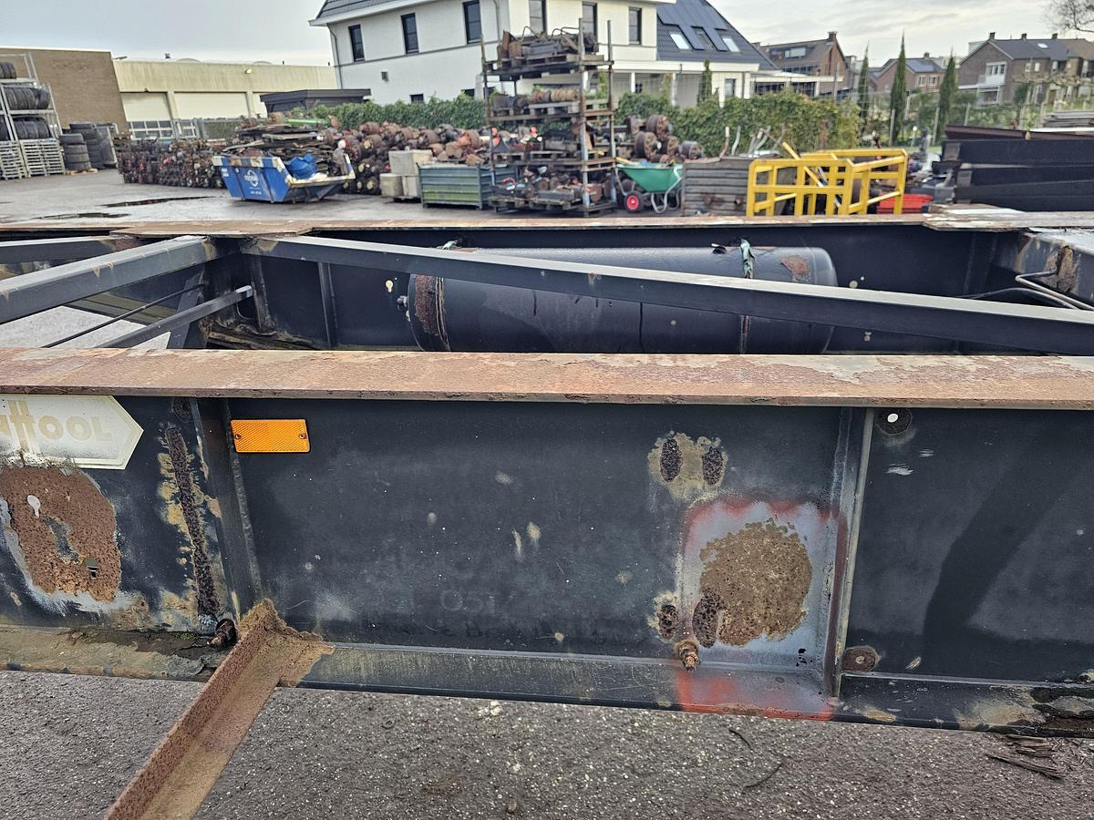 Gebruikt 1995 VAN HOOL 94/3067. flat container chassis all connections./ Bpw drum.