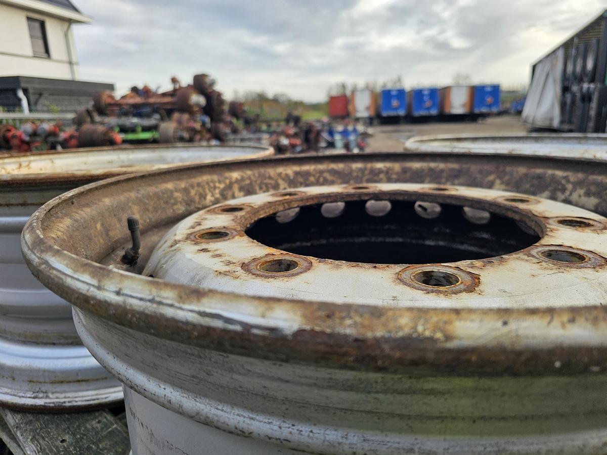 Gebruikt 2010 MICHELIN 11.75 X 22.5