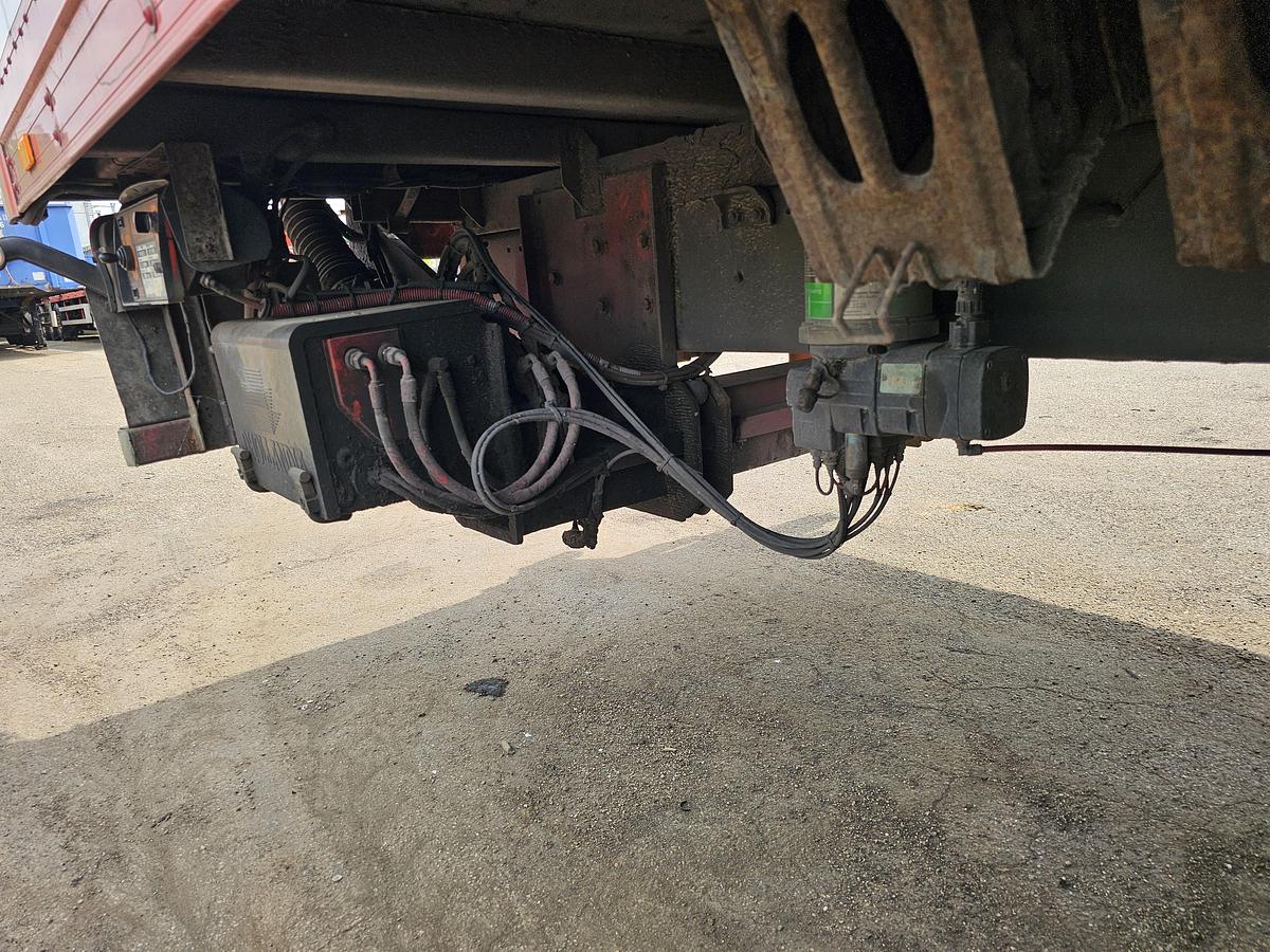 Used 2009 DAF FA LF55 220|.MANUAL GEAR| 4X2 | 18600 KG | 2000 KG LOADING LIFT .
