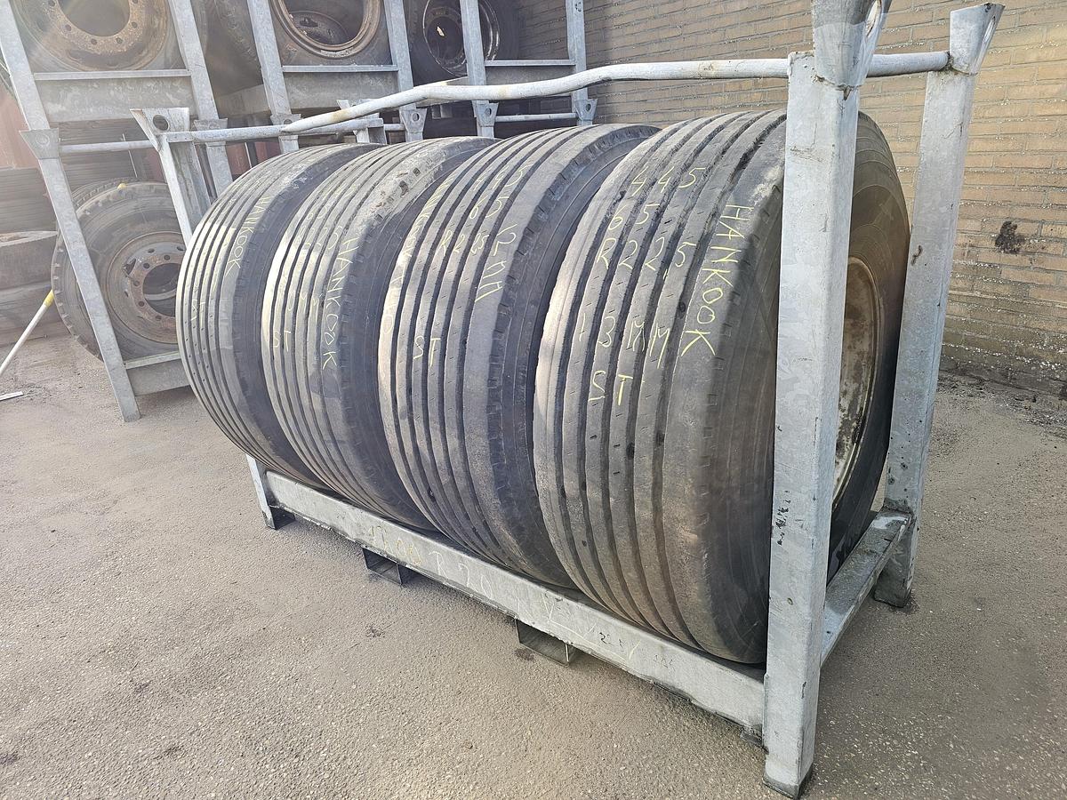 Gebruikt 2010 HANKOOK TL 10. TRAILER BAND 445/65 r 22.5 4 STUKS 12/ 13 MM PROFIEL.