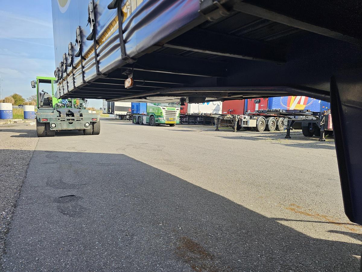 Used 2012 PACTON TBD.122 | SINGLE STEERING AXLE |UNDER SLIDING LOADING LIFT + BATTERIES| DAF DISC| APK /TUV 6-12-2025