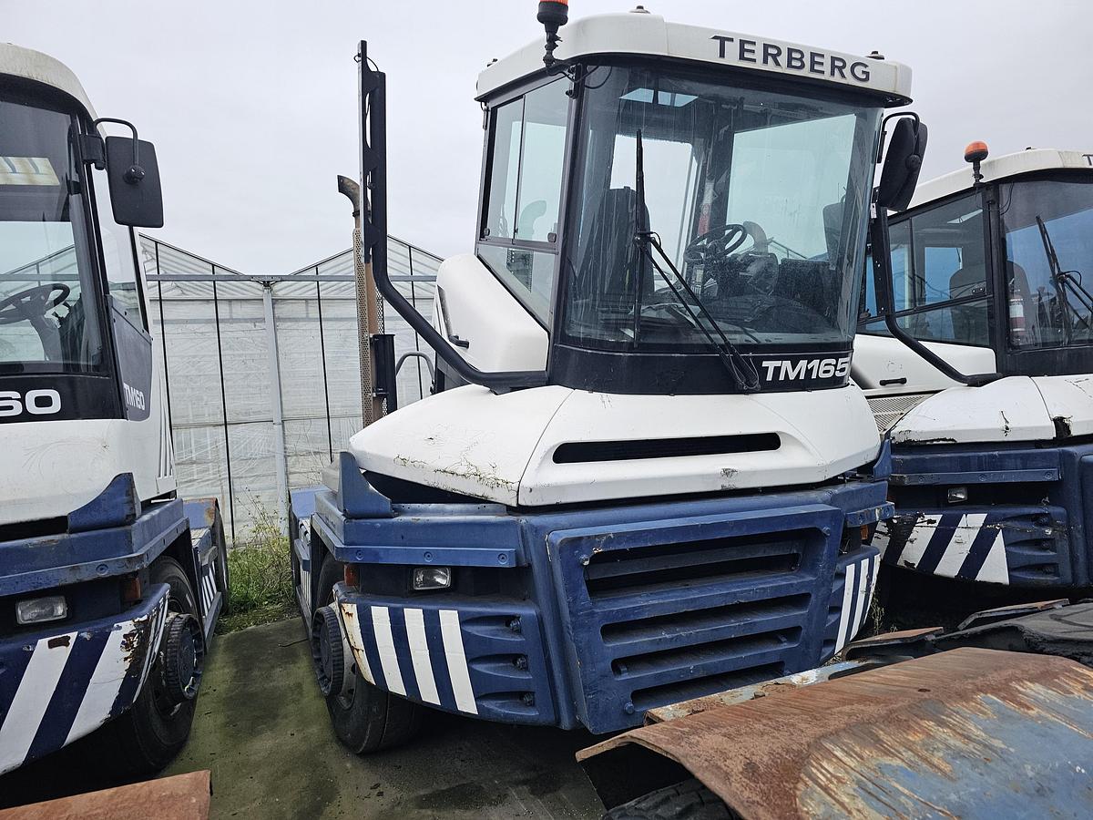 Gebruikt 2007 TERBERG 3 sloop terminal trekkers  RT 282 / RT 283  voor onderdelen  niet gedemonteerd..