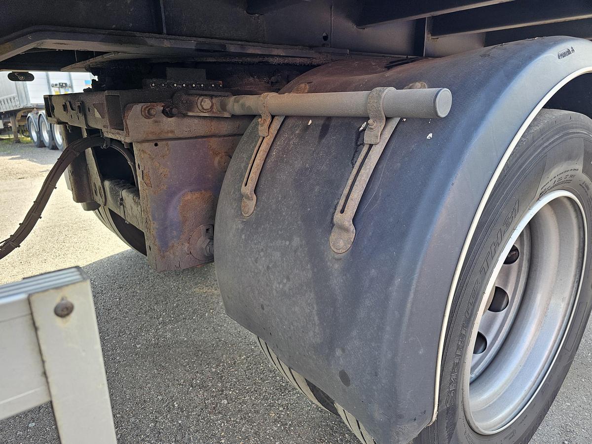 Used 2012 PACTON TBD.122 | SINGLE STEERING AXLE |UNDER SLIDING LOADING LIFT + BATTERIES| DAF DISC| APK /TUV 6-12-2025