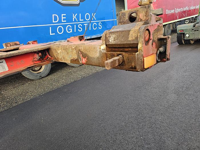 Used 2004 Krone| Sd 27| fixed chassis | 40 ft 2 x20 ft | light weight | 4870 kg.