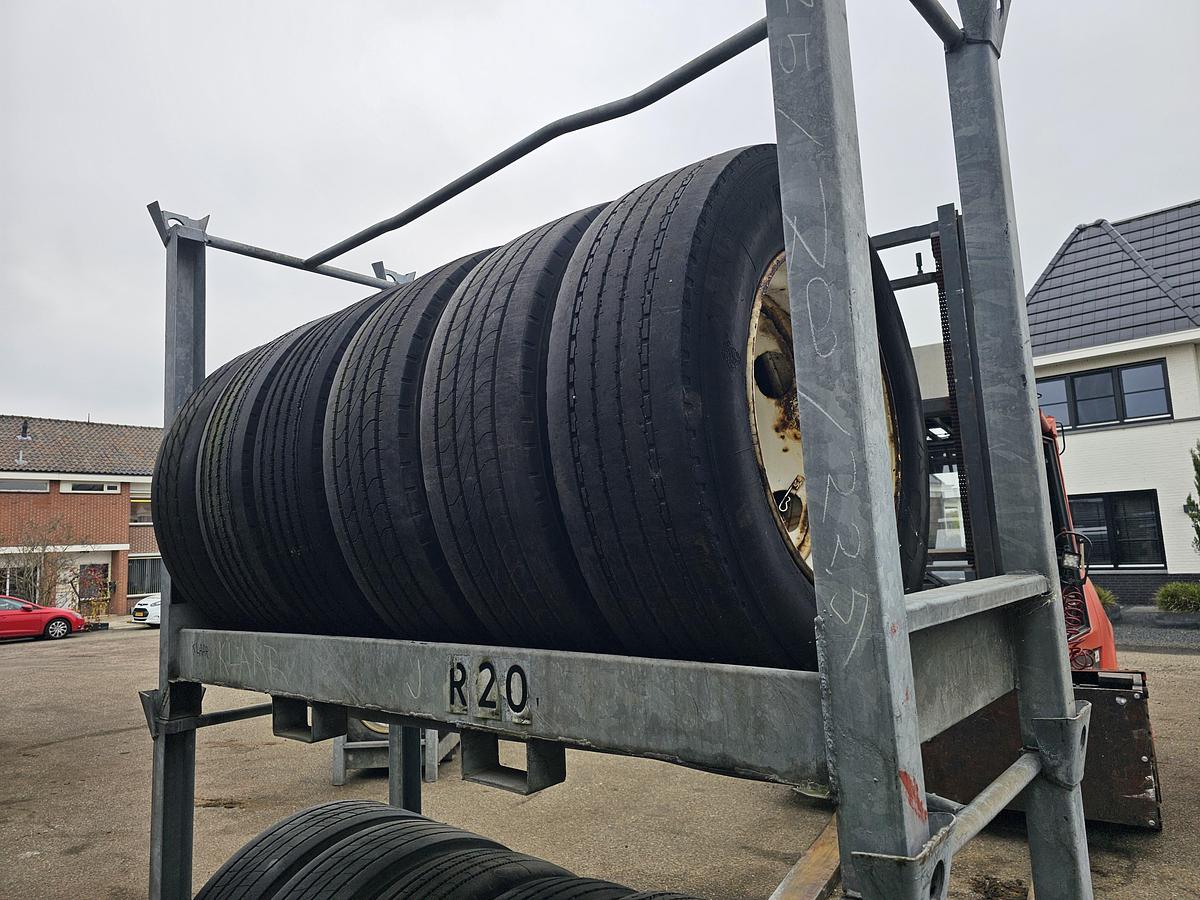 Gebruikt 2000 DIVERS TRAILER TIRE
