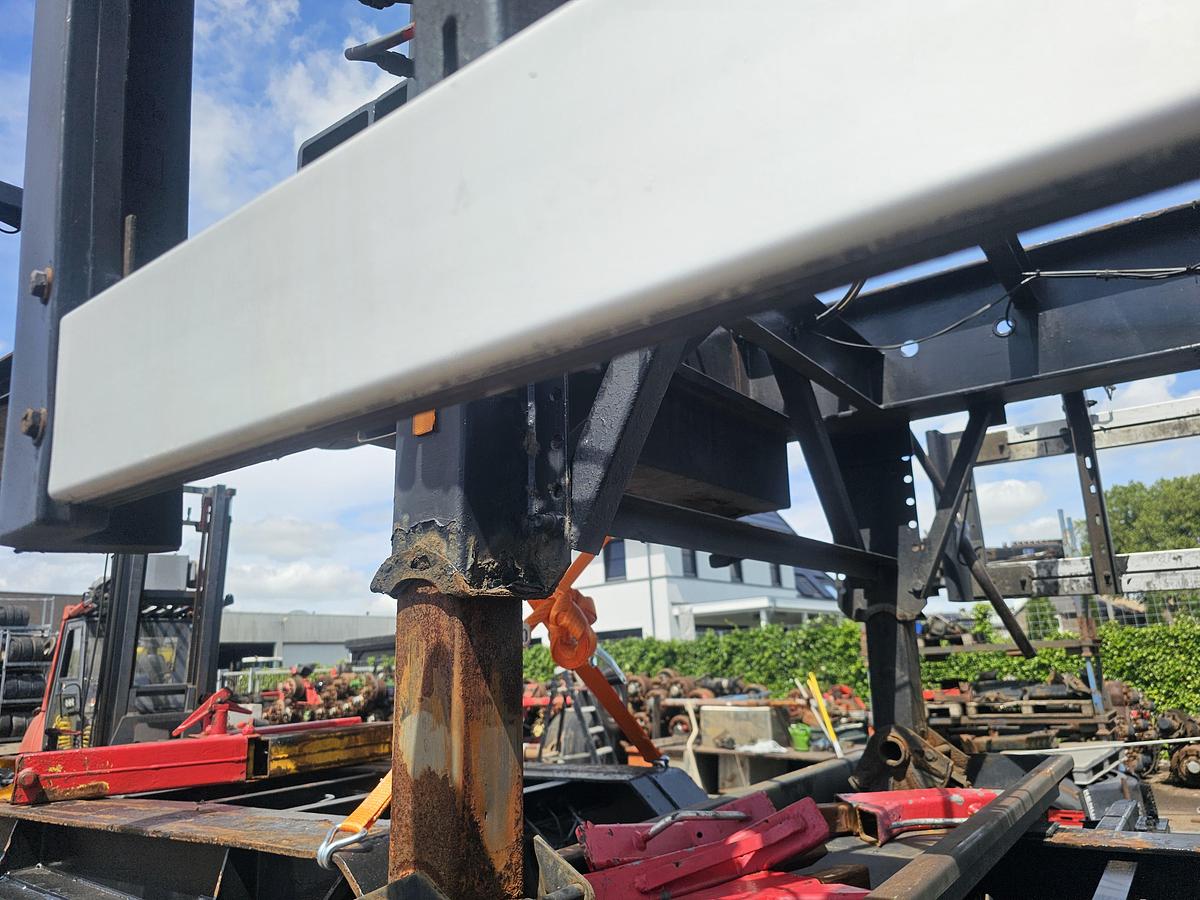 Gebruikt 2000 GROENEWEGEN 45.07 CC-12-27 / 45 FT AND 40 FT CHASSIS BPW DISC. APK/TUV. 15-02-2027. PRIJS PER STUK.