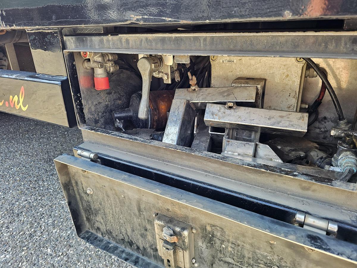 Used 1992 BROSHUIS E 2190/27 | SEMI LOWLOADER | 6 MTR EXTENDIBLE | BEAVER TAIL| SAF DRUM | APK 17-01-2016  |REFURBISHED 2010