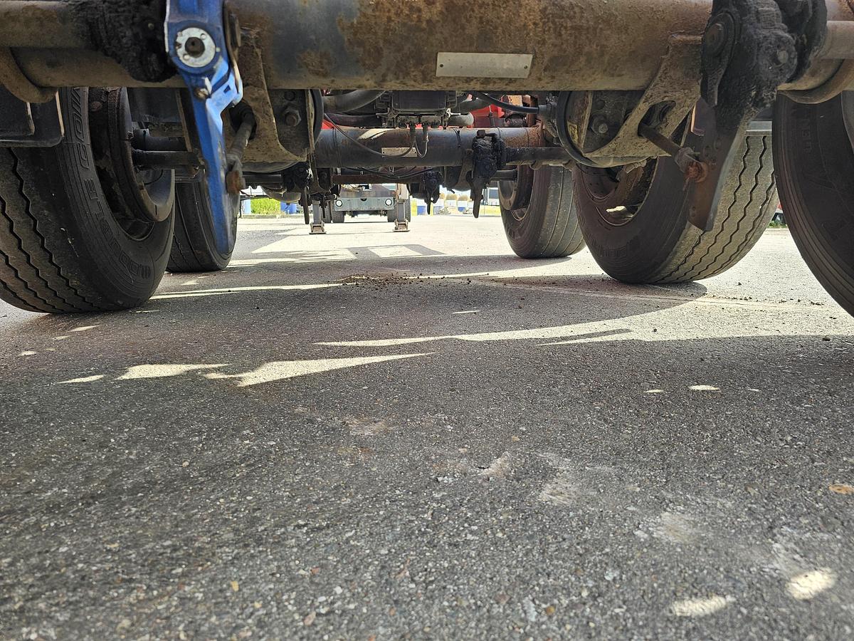 Used 2006 D-TEC  YARD CHASSIS |MULTI CHASSIS | ALL CONNECTIONS| NO DOCUMENTS | 3 PIECES.