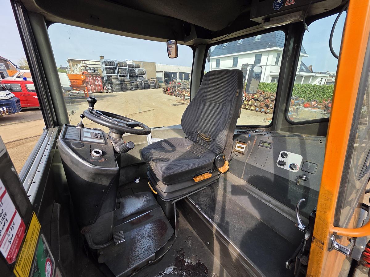 Gebruikt 2007 TERBERG RT222 |4X4| TURNING CHAIR| AUTOMATIC GEAR| WORKING MACHINE.