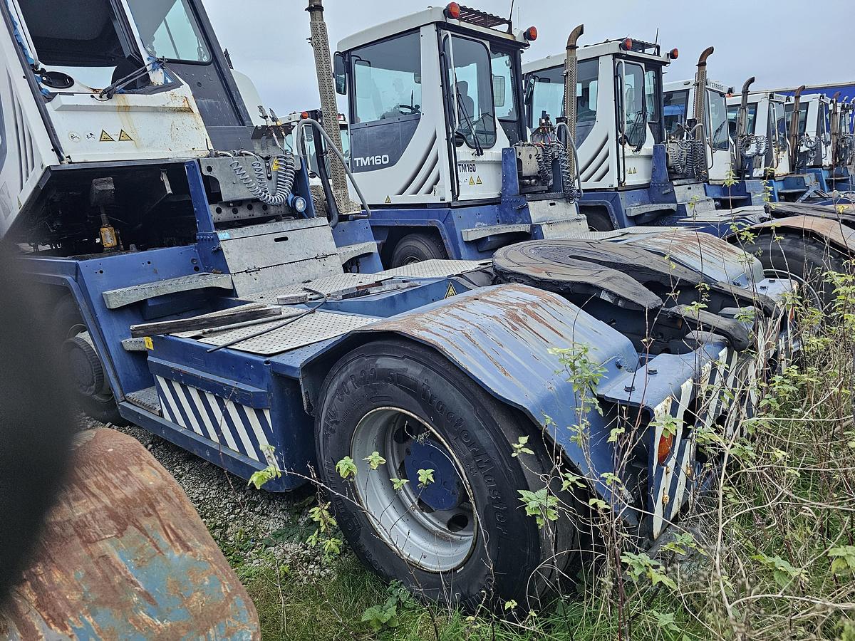 Gebruikt 2007 TERBERG 3 sloop terminal trekkers  RT 282 / RT 283  voor onderdelen  niet gedemonteerd..