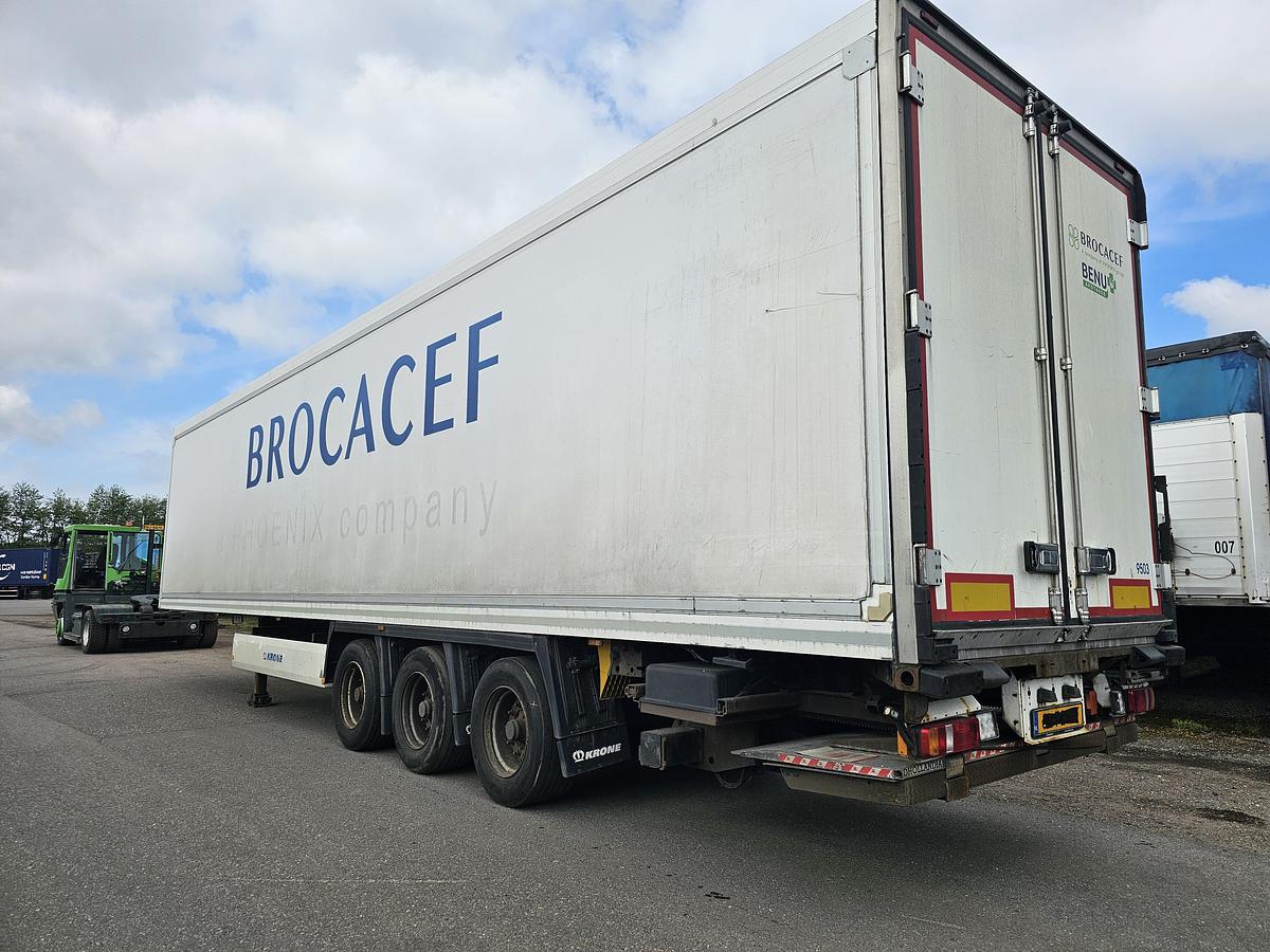 Gebruikt 2011 KRONE SD|DOPPELSTOCK | CARRIR VECTOR 1550| BPW DISC | APK /TUV 26-08-2016 |LOADING LIFT | 2 LIFT AXLES.