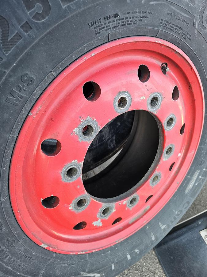 Gebruikt 2015 CONTINENTAL | 385/65 R 22.5. Conti Hybrid Ht 3 |on light metal rim.