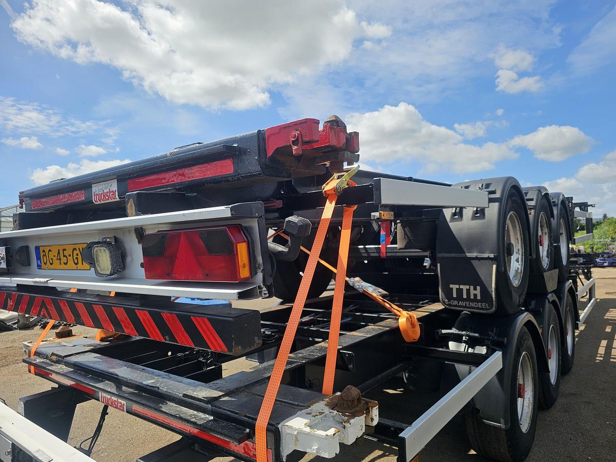 Gebruikt 2000 GROENEWEGEN 45.07 CC-12-27 / 45 FT AND 40 FT CHASSIS BPW DISC. APK/TUV. 15-02-2027. PRIJS PER STUK.