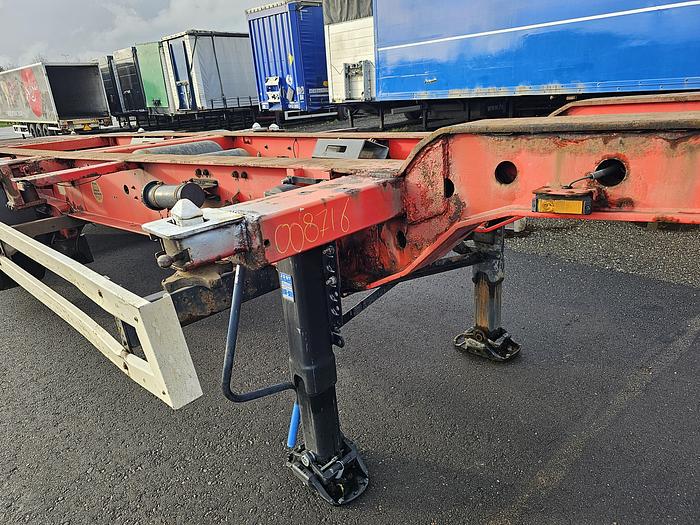 Used 2004 Krone| Sd 27| fixed chassis | 40 ft 2 x20 ft | light weight | 4870 kg.