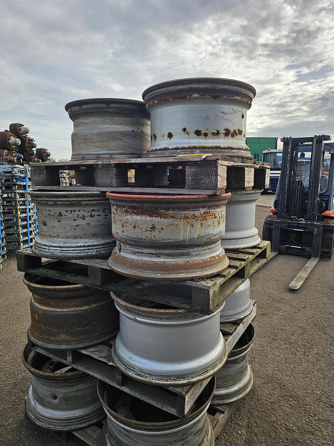 Gebruikt 2005 UNKNOWN 11.75 / 22.5 TRAILER RIM  STEEL  FOR DRUM BRAKES