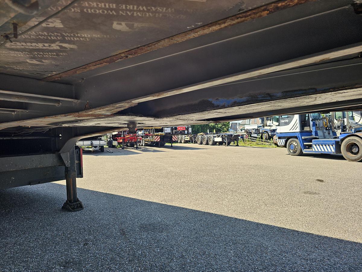 Used 2000 schmitz S01 | SLIDING ROOF | 2 LIFT AXLES| NICE HOLLAND TRAILER| SAF DISC.