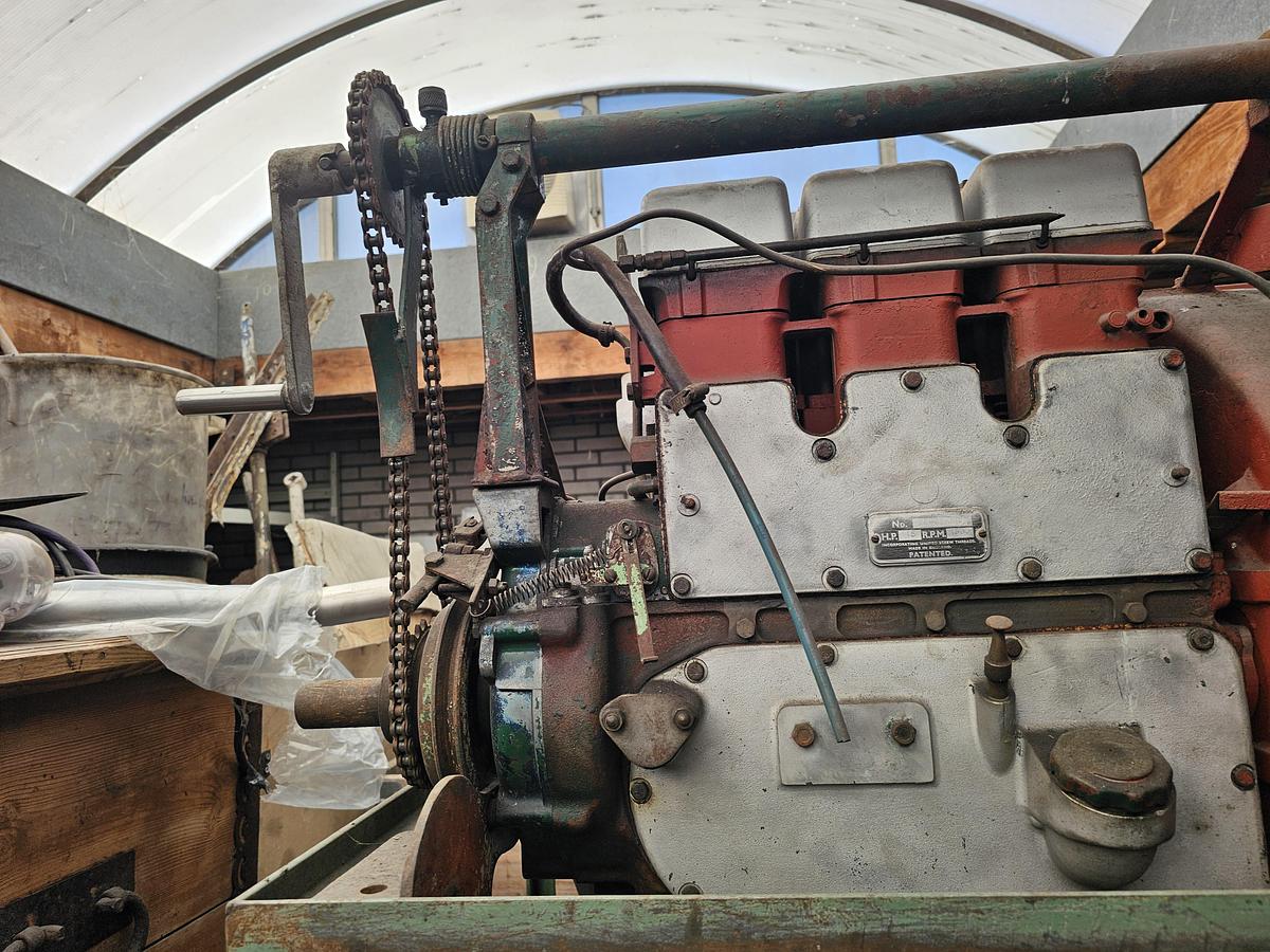 Used 1945 LISTER 15 HP OLD SHIPS DIESEL ENGINE WITH  REVERSING CLUTCH
