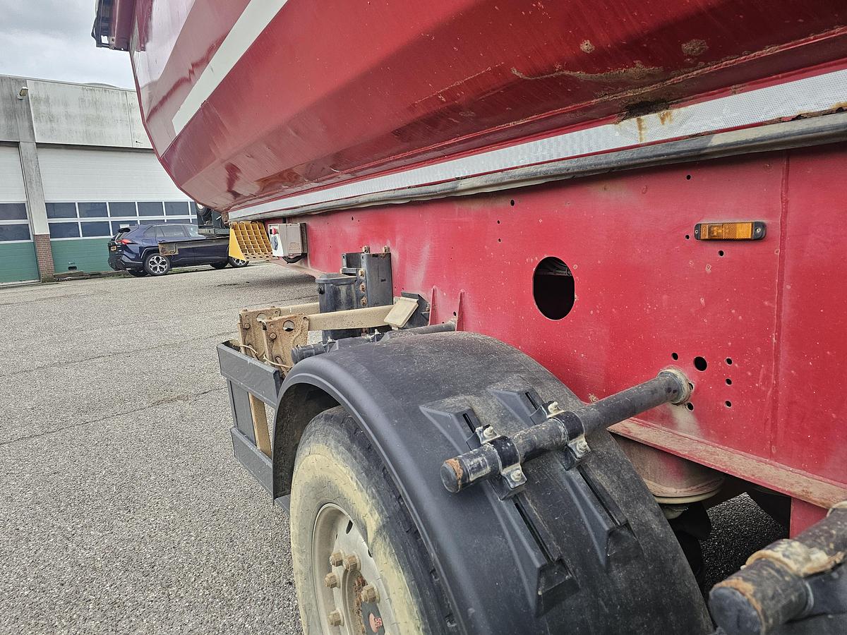 Gebruikt 2013 MEILLER MHPS 12/27/LOSS4, STEEL TIPPER / 30 M3/ SAF DISC / LIFT AXLE.