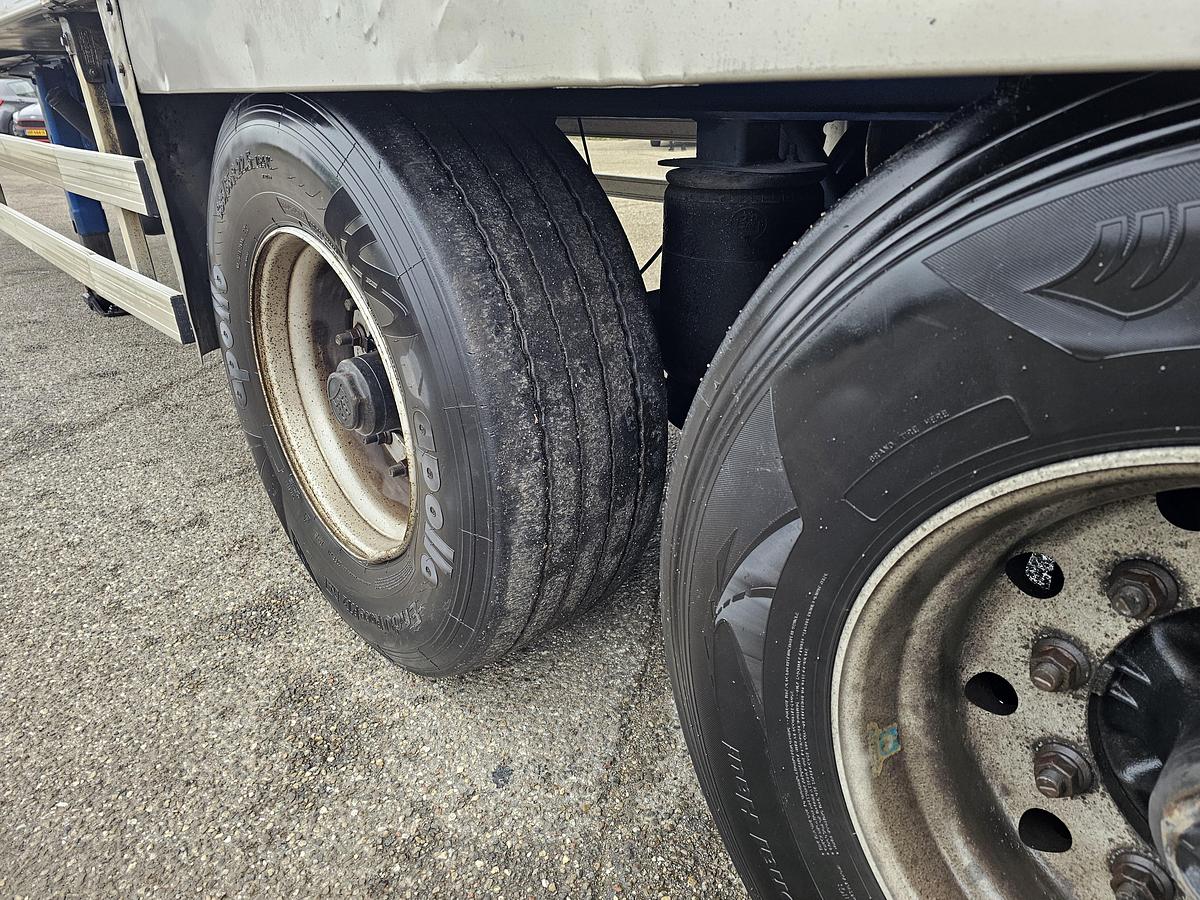 Gebruikt 2018 CHEREAU iNOGAM/TYPE 1507 | CARRIER VECTOR 1950| DE HOLLANDIA 2500 KG |BPW DISC| TUV 02-08-2026.