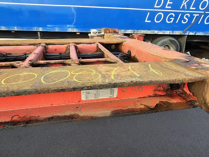 Used 2004 Krone| Sd 27| fixed chassis | 40 ft 2 x20 ft | light weight | 4870 kg.