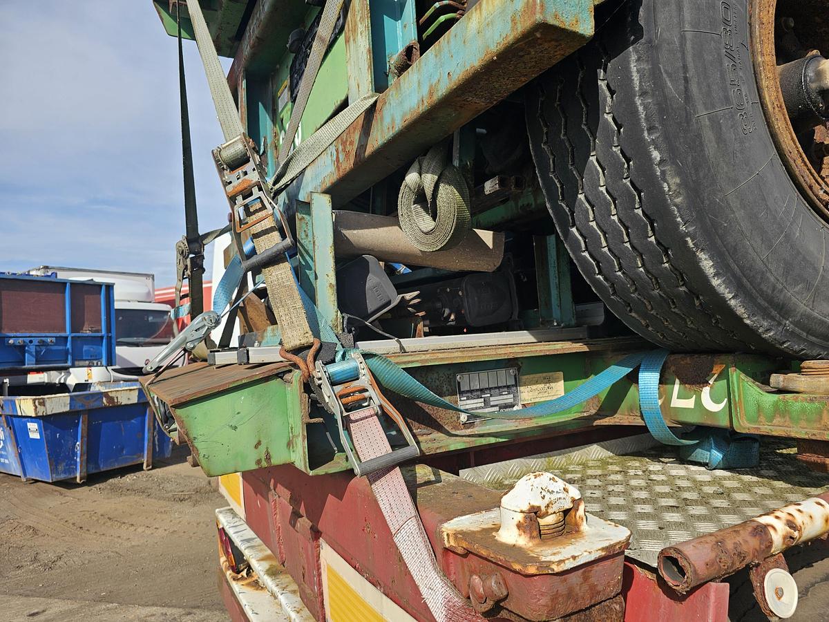 Used 1996 stack of 20 foot chassis groenewegen and Renders Bpw drum Steel suspension. 20 foot