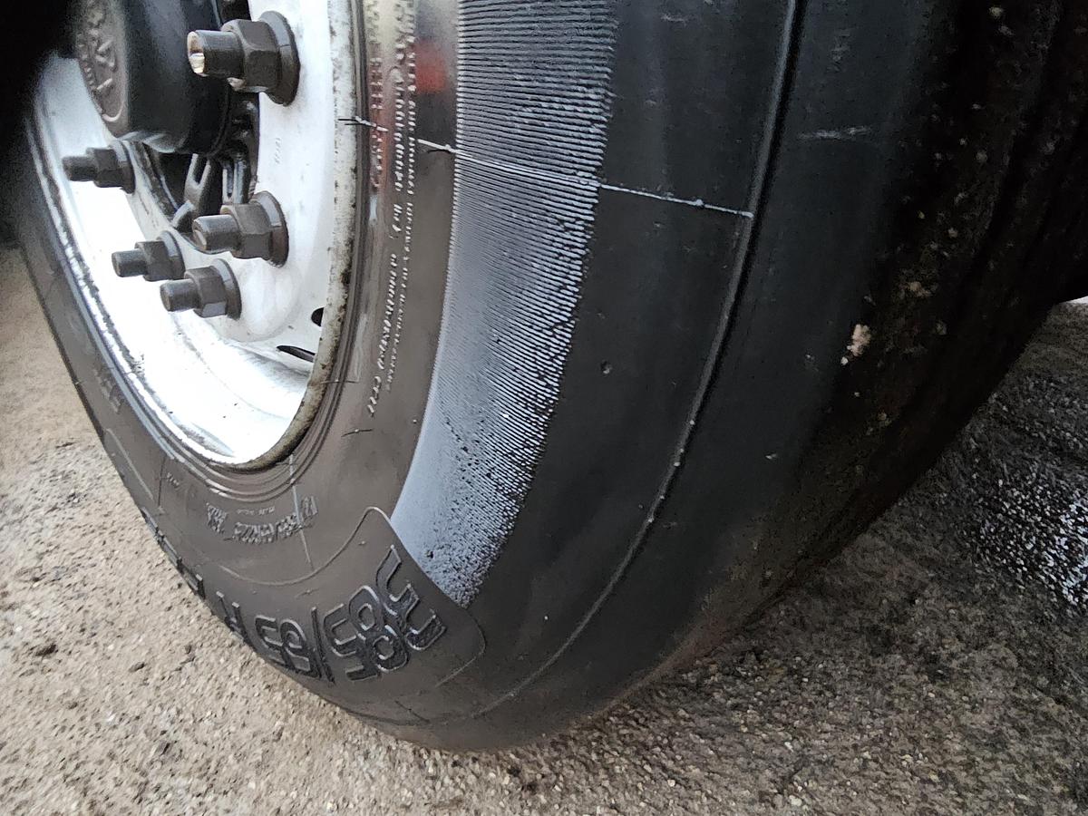 Gebruikt 2015 KRONE SZ| 2 AXLE CITY TRAILER | STEERING AXLE. BPW DISC. LOADING LIFT. TUV BELGIUM 18-06-2026