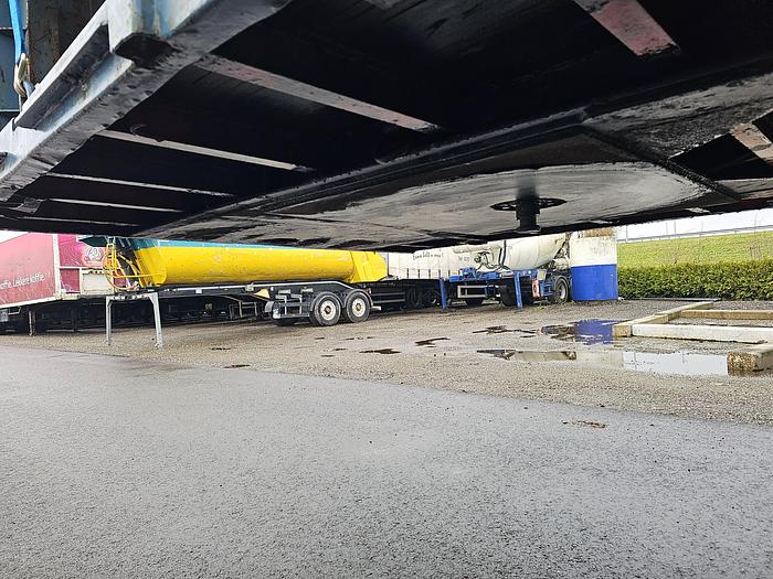 Used 1990 groenewegen  DRO-12-24 | heavy duty | steel suspension | drum brakes | semitrailer.