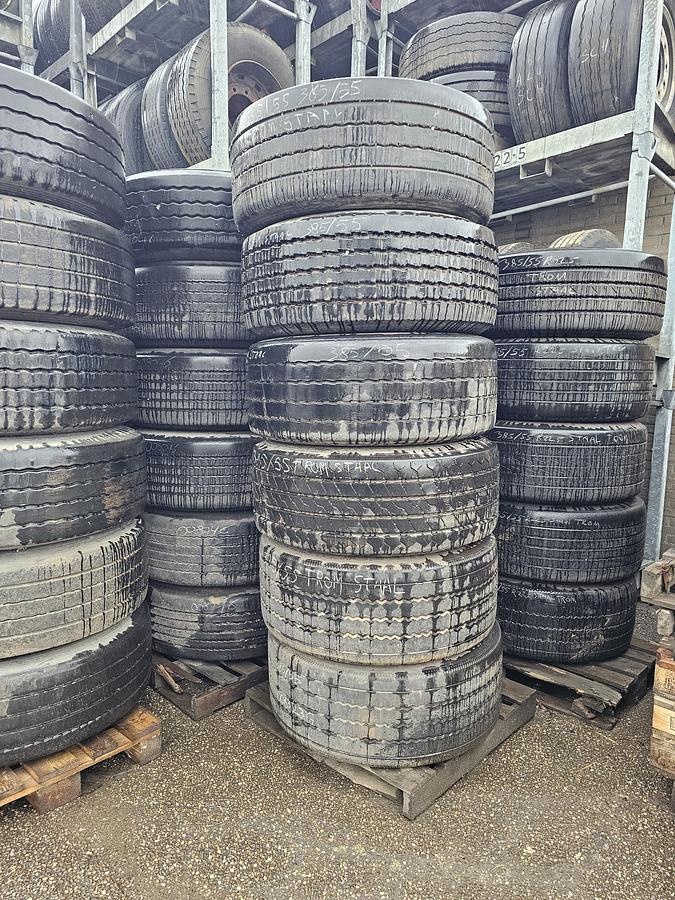 Used 2010 Bridgestone / Dunlop / Firestone 385 /65 and 385/55 R 22.5