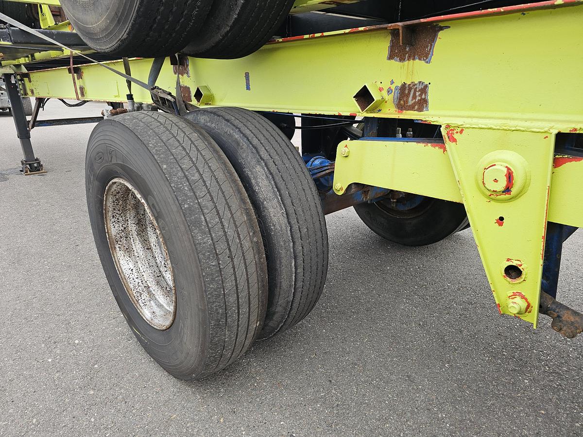Used 1990 divers 40 ft gooseneck  steel suspension double tires.
