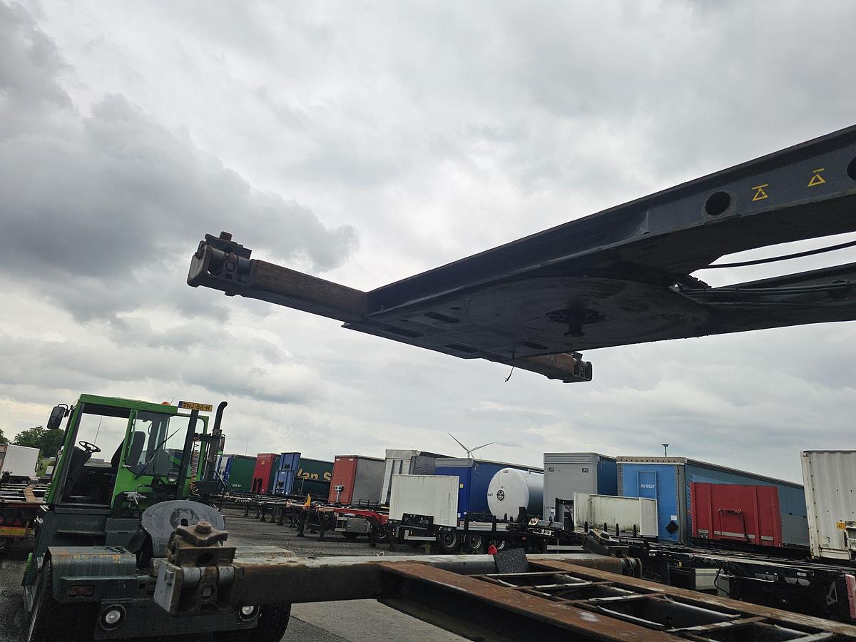 Gebruikt 2006 Krone sd- fixed 40 foot chassis - with 2 x 20 foot connection -20 foot middle - the on
