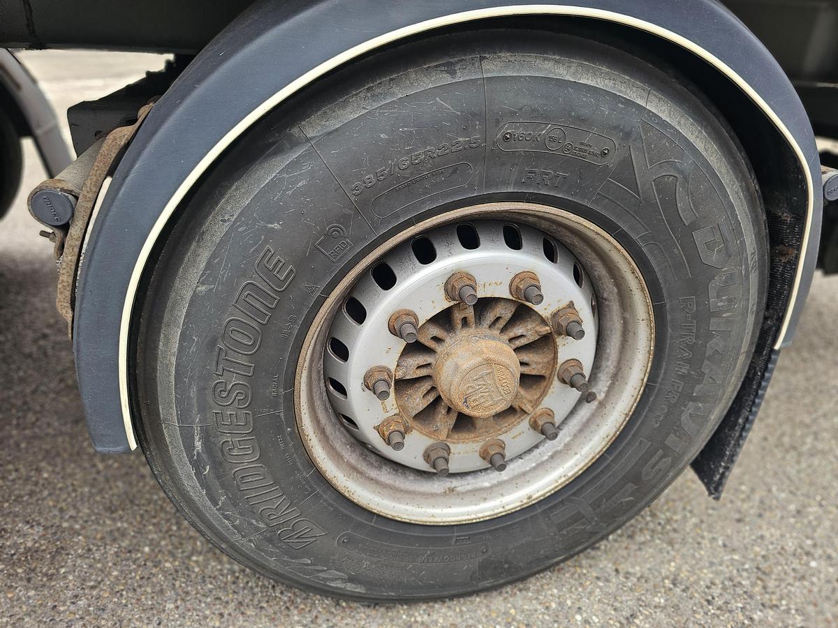 Gebruikt 2012 CHEREAU B3 /CITY TRAILER /STEERING AXLE/LIFT AXLE / 11.80 LONG /LOADING LIFT/ BPW DISC / CARRIER FRIDGE.