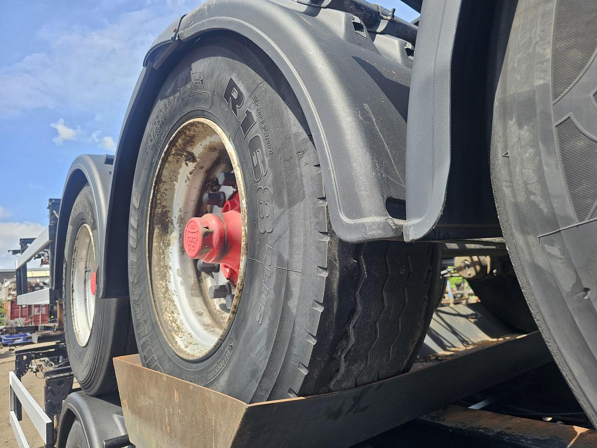 Gebruikt 2000 GROENEWEGEN 45.07 CC-12-27 / 45 FT AND 40 FT CHASSIS BPW DISC. APK/TUV. 15-02-2027. PRIJS PER STUK.