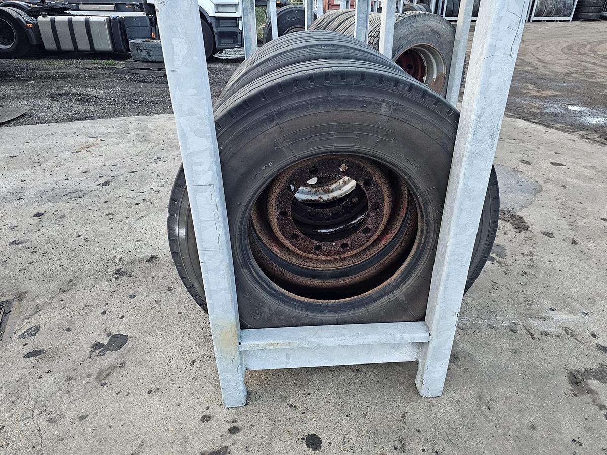 Gebruikt 2005 GOOD YEAR. 11 R 22.5 TRAILER TIRE.